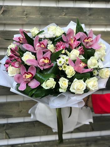 Букет цветов из: Розы и Хризантемы в Старая Станица