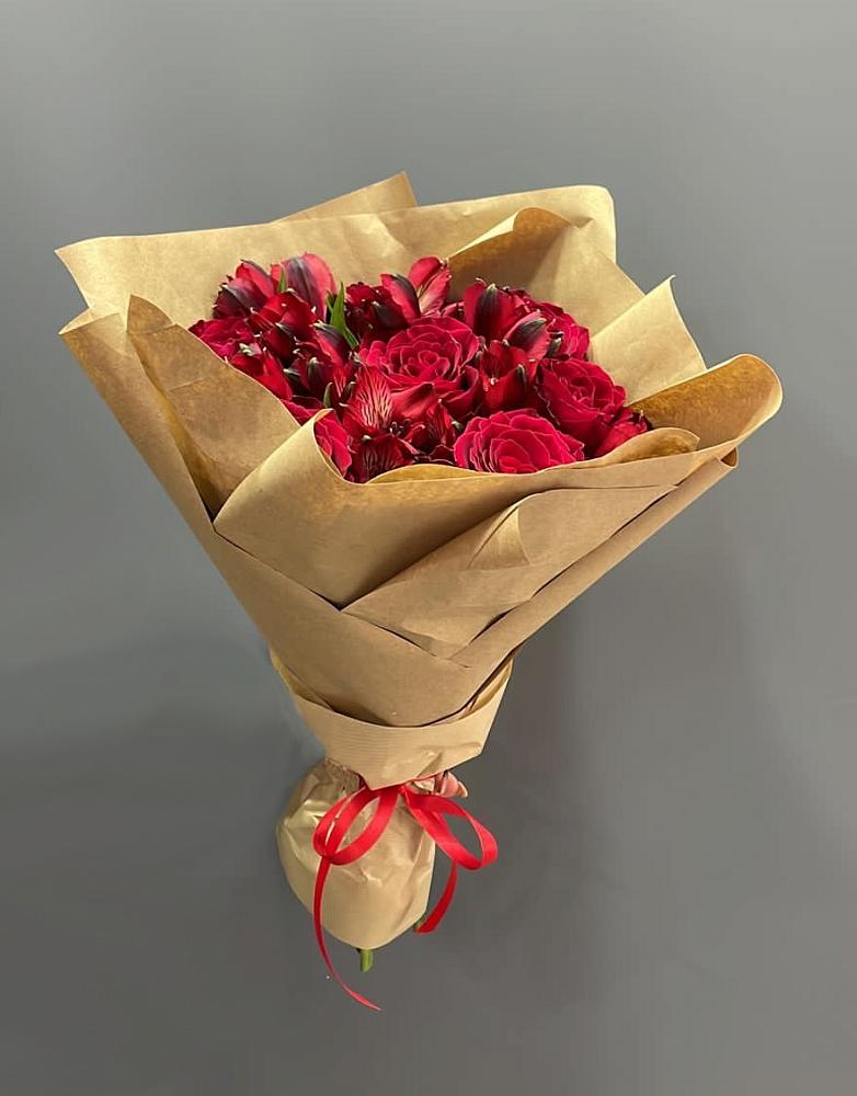 Букет цветов из: Альстромерии и Розы в Старая Станица