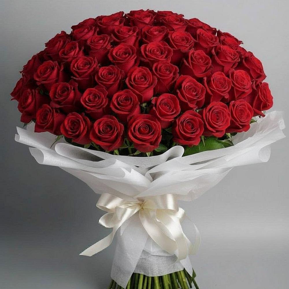 Букет 101 Красная роза Блэк Мэджик в Старая Станица