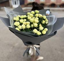 Букет Белые кустовые розы Солинеро в Старая Станица