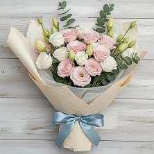 Букет цветов из:  Лизиантусы в Старая Станица