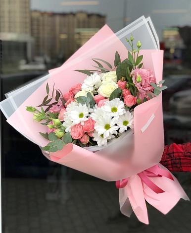 Букет цветов из: Розы, Лизиантусы и Хризантемы в Старая Станица