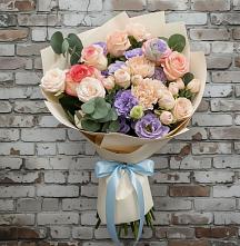 Букет цветов из:  Розы, Лизиантусы и Гвоздики в Старая Станица