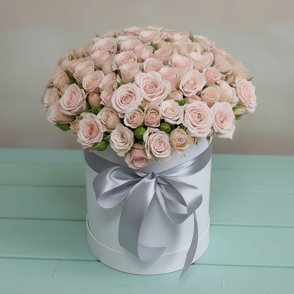 Цветочная композиция из Розы в шляпной коробке в Старая Станица