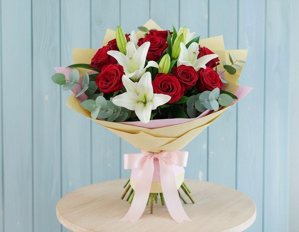 Букет цветов из: Лилии и Розы в Старая Станица